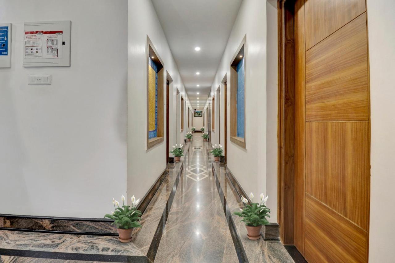 Oyo Townhouse 1070 Ramis Plaza Hotel Taliparamba Exterior photo